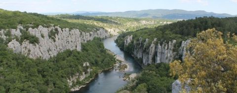 Camping en sud Ardeche avec accès riviere